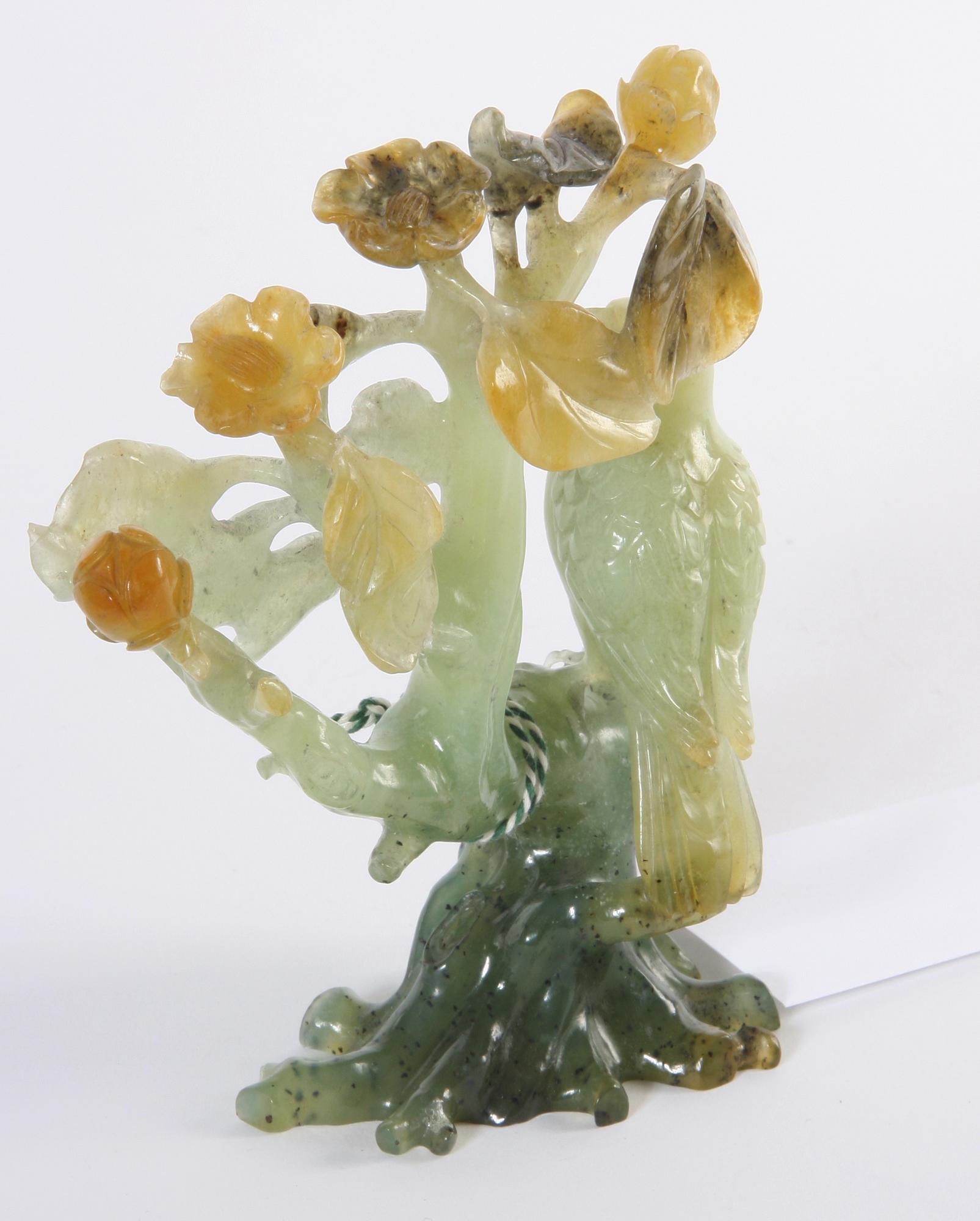 FIGURIN, jade, orientaliskt.