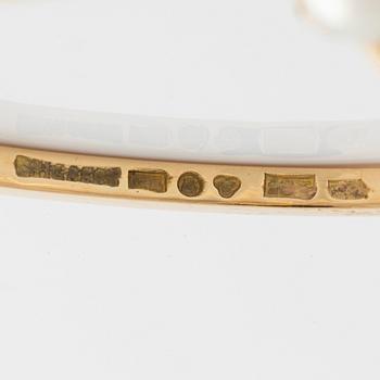 Bracelet 18K gold with a cultured pearl, Stigbert.