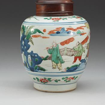 A Transitional wucai jar, 17th Century.