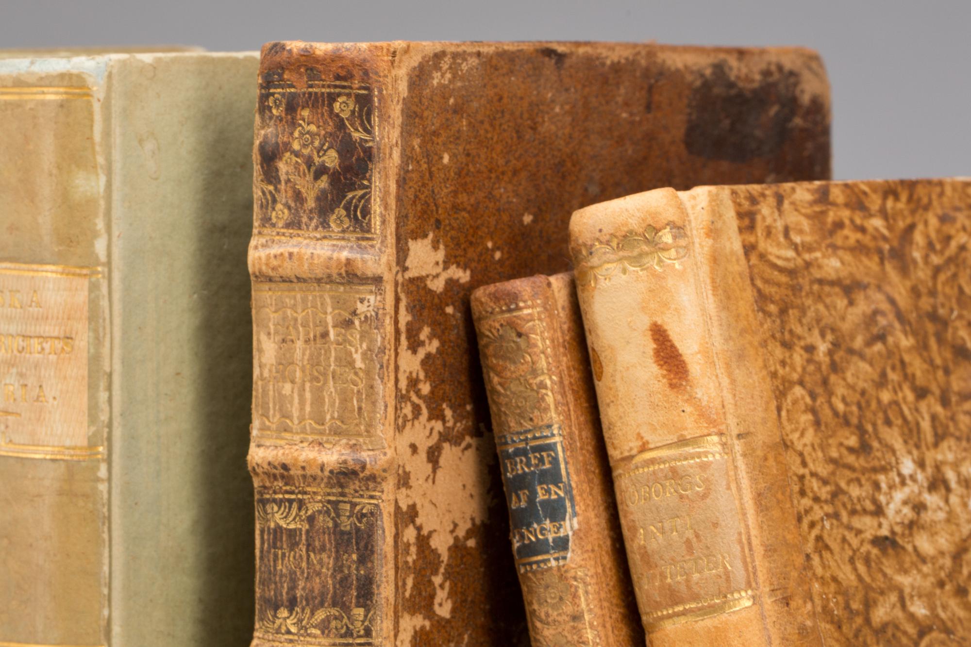 PARTI BÖCKER, 5 st. "Svenska Kongl. Hof clericiets Historia" av Aron Westén. Stockholm- Örebro, 1799-1801.