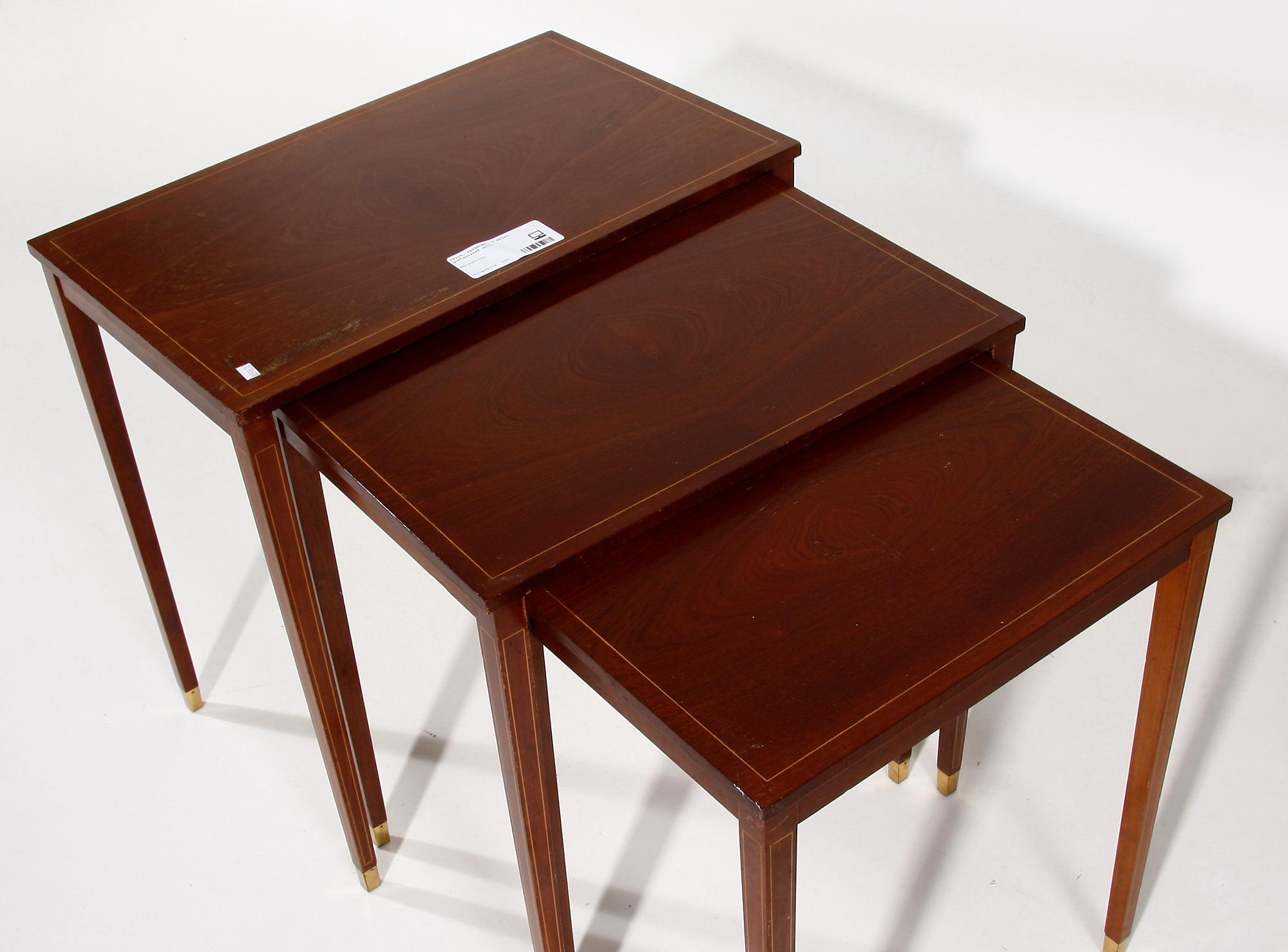 SATSBORD, 3 delar, gustaviansk stil.