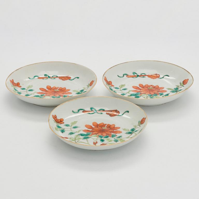 A set of three early 20th century porcelain plates, China.