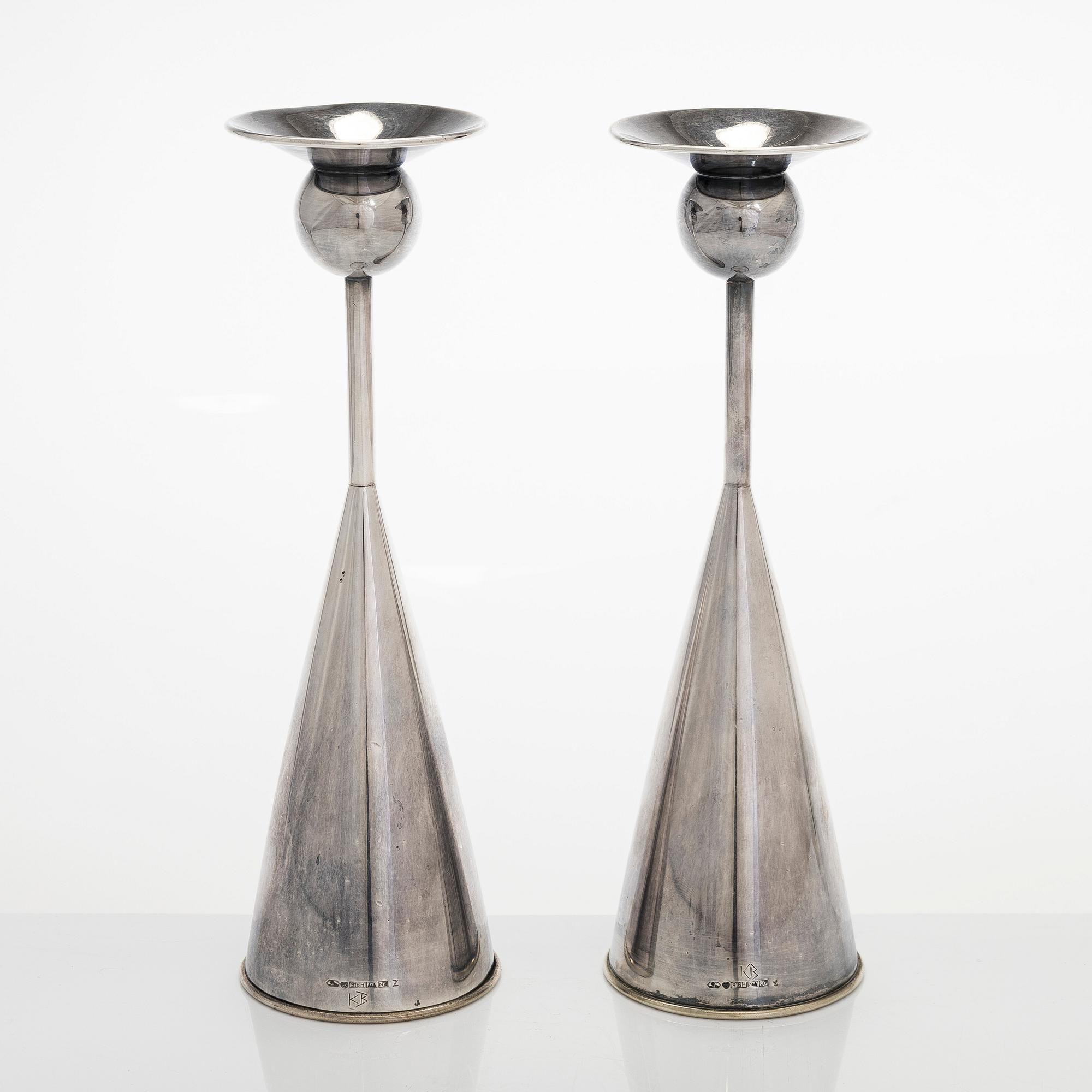 Kaj Blomqvist, kynttilänjalkapari, hopeaa, signeerattu KB. Kultakeskus Tavastehus 1966-67.