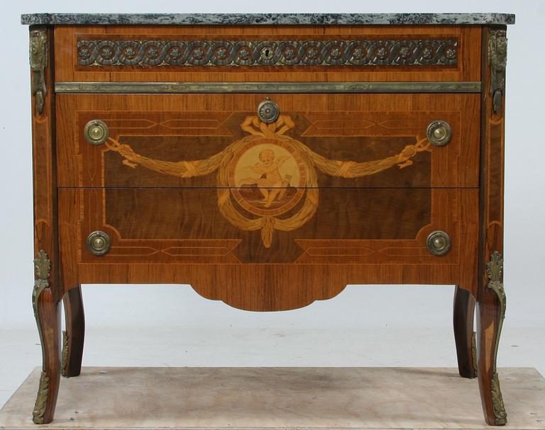 BYRÅ, gustaviansk stil, 1900-tal.