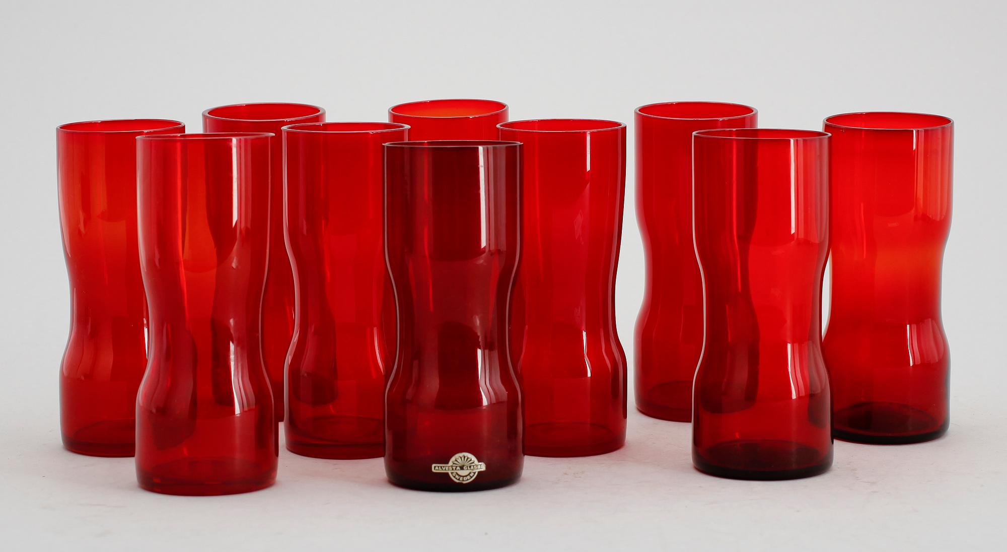 GLAS, 10 st, rött glas, Alvesta Glasbruk.