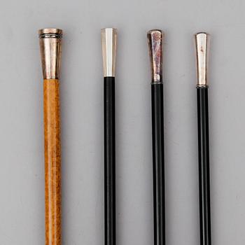 STUDENTKÄPPAR, 4 st, två med silverkryckor, 1900-talets andra hälft.