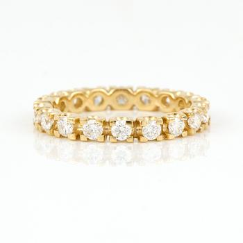 RING, 18K guld med briljantslipade diamanter, tot ca 1,05 ct. Vikt 3,15 gram.