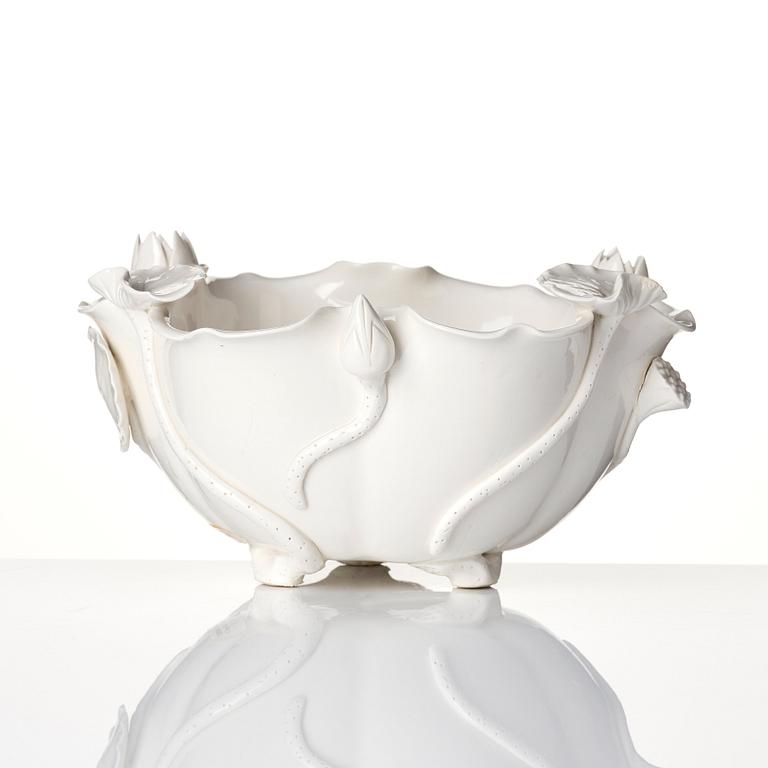 A large dehua/blanc de chine lotus bowl, late Qing dynasty/early 20th century.