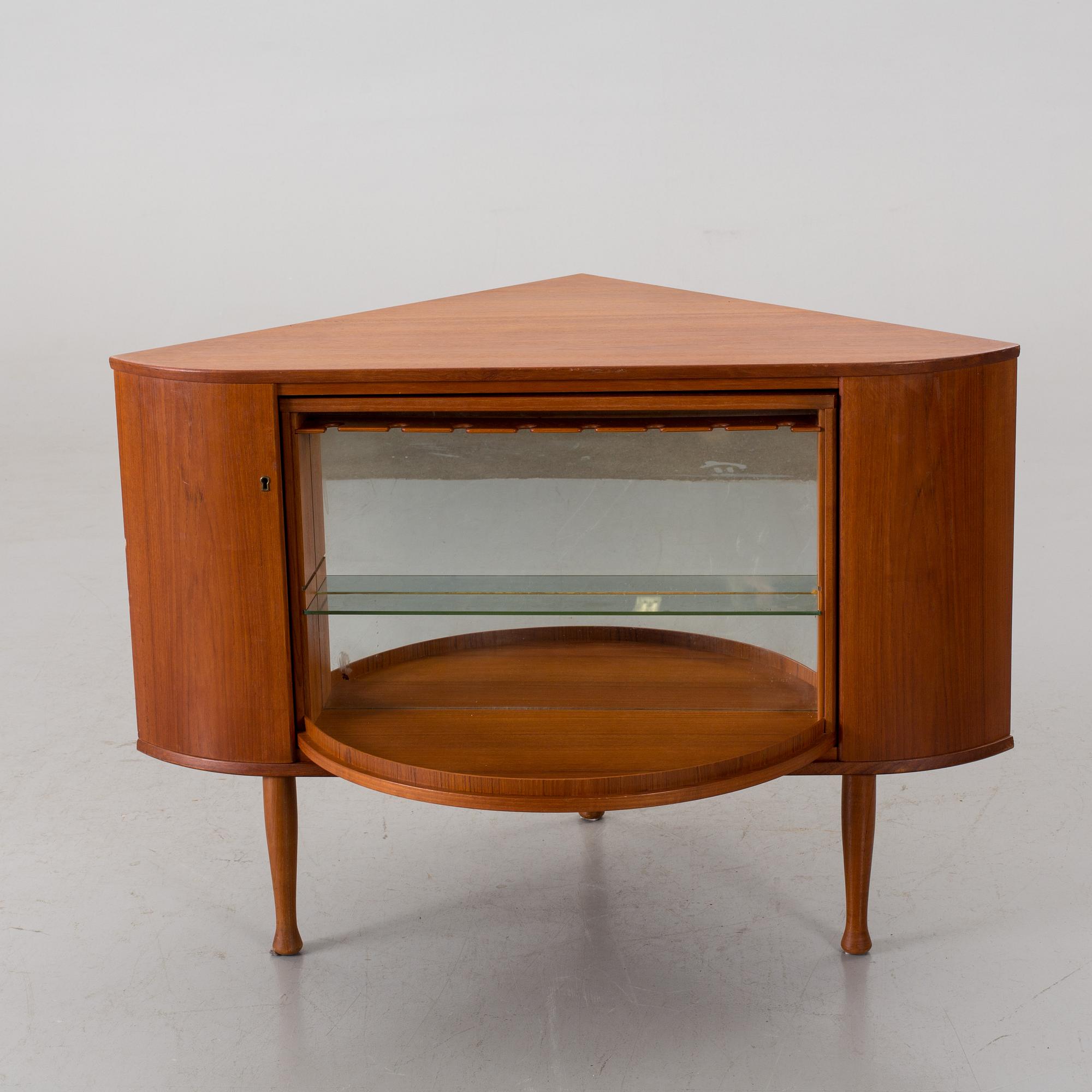 A CORNER BAR/BOOKSHELF FROM SOLA MÖBELFABRIKK, Norway, 1950/60´s.