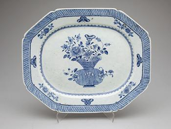 STEKFAT, porslin, Kina, Qian Long, (1736-1795).