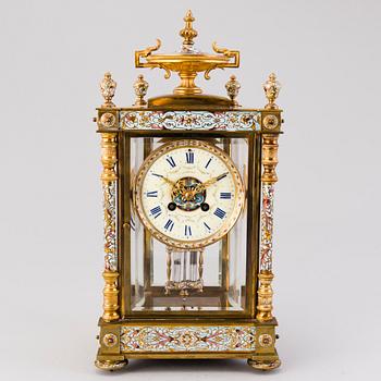 An early French 20th century mantel clock for J. Ullmann & Co.