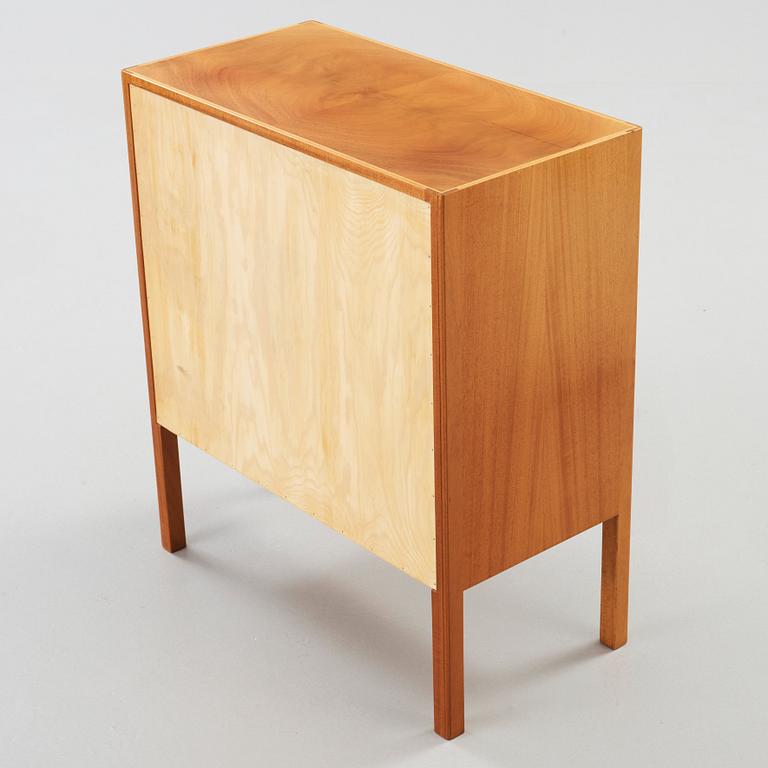 A Josef Frank mahogany chest of drawers, Svenskt Tenn.