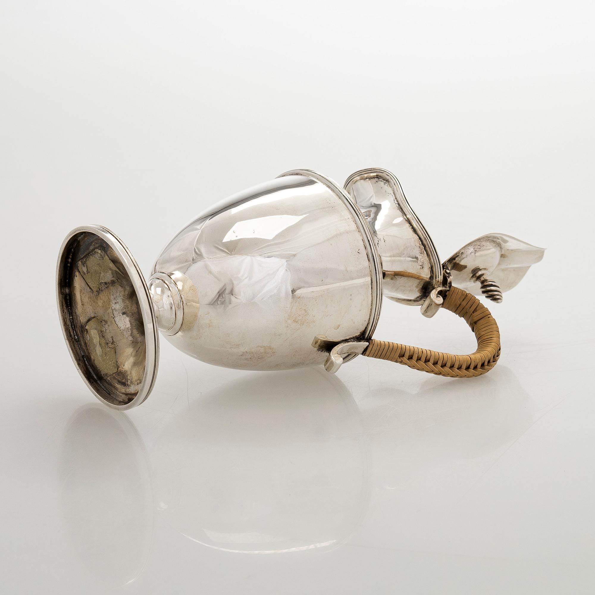 Kannu, sterlinghopeaa, Lontoo 1928.