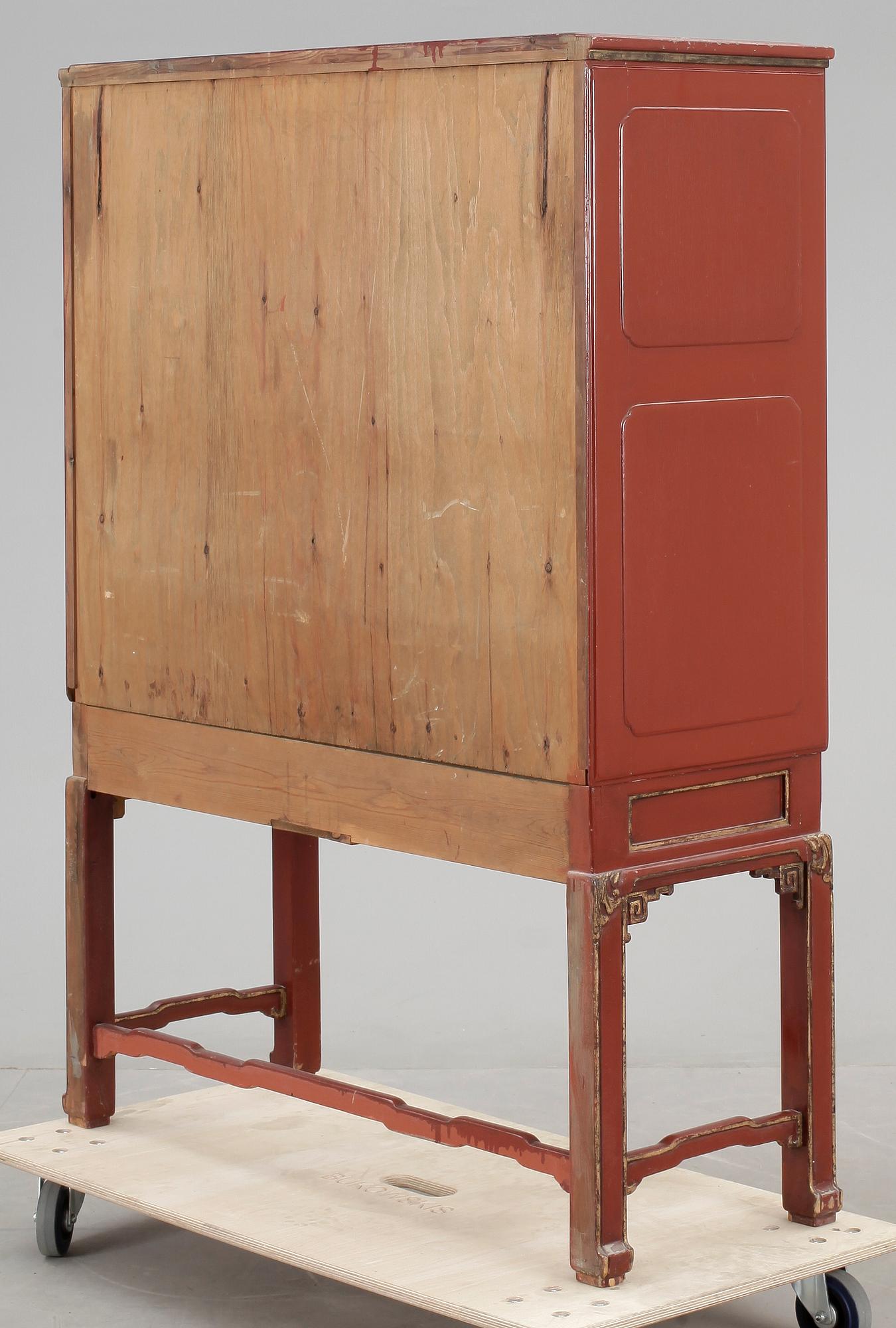 SKÅP, orientaliskt, 1900-tal.