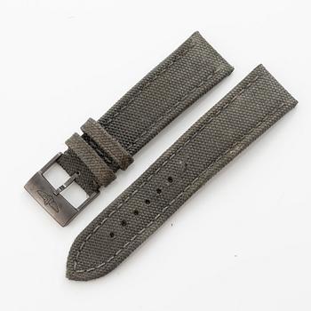 Breitling, Avenger, Blackbird, armbandsur, 44 mm.