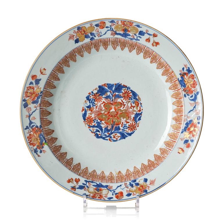 Fat, porslin. Qingdynastin, Kangxi (1662-1722).