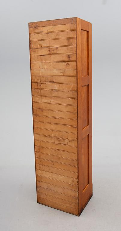 ARKIVSKÅP, 1900-talets första hälft.