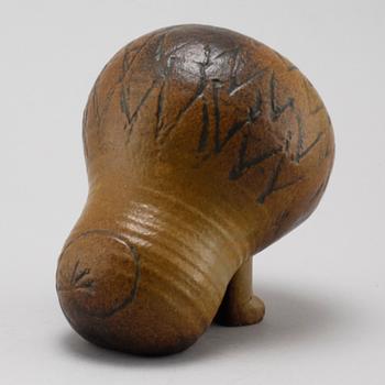 FIGURIN, chamotterat stengods. Lisa Larson, Gustavsberg, ur serien "Afrika", formgiven 1964.