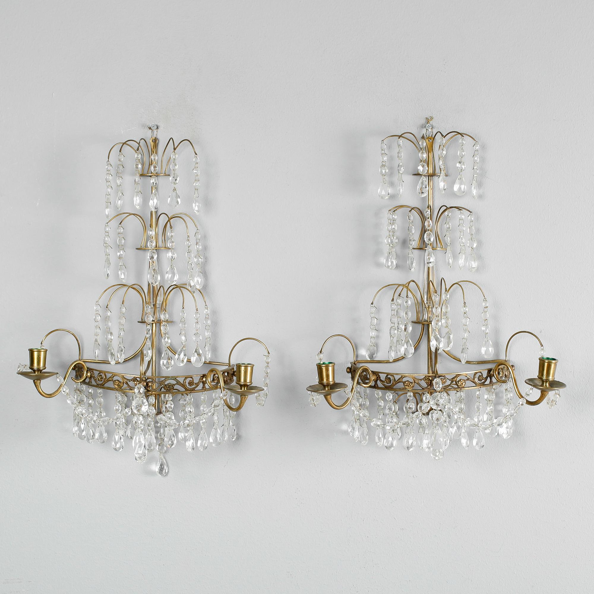 VÄGGLAMPETTER, 1 par, gustaviansk stil, 1900-talets första hälft.