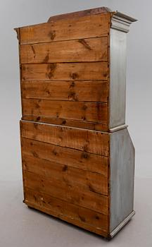 SKRIVSKÅP, 1700-talets andra hälft.