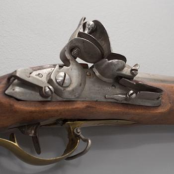 FLINTLÅSGEVÄR OCH BAJONETT, 1800-talets början.