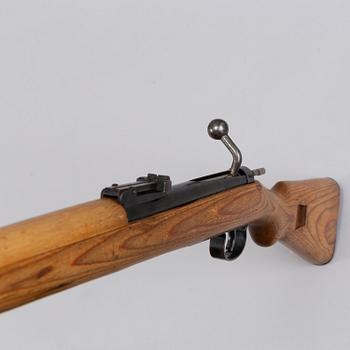 A mid 20th century Mars 115 airgun.