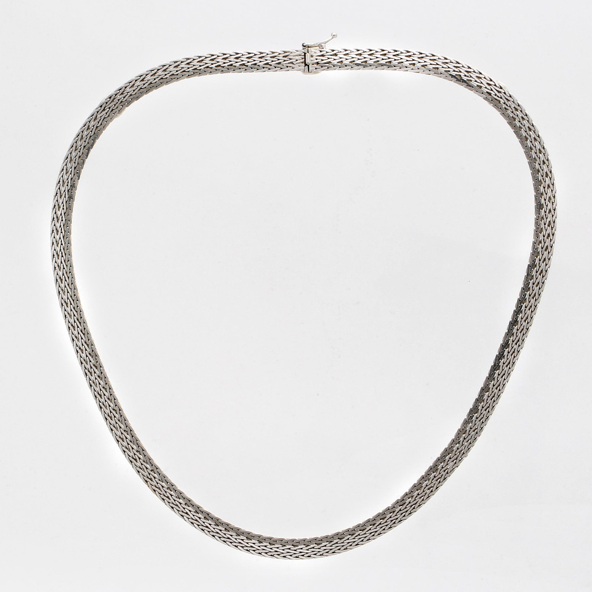 An 18K white gold chain, Unoaerre, Italy, 27g.