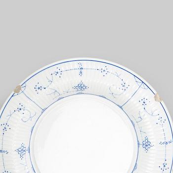 Royal Copenhagen, astiasto, 43 osaa, "Musselmalet".