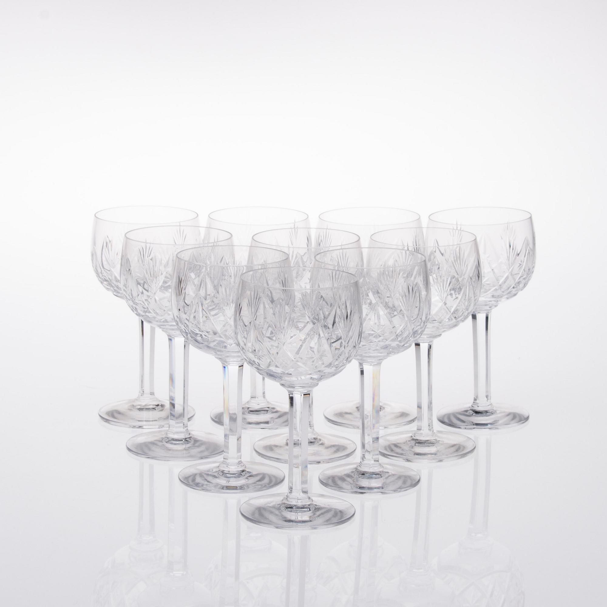GLASSERVIS, 68 + 1 delar, slipad kristall, "Yrjö", Matti Niemi, Riihimäen Lasi.