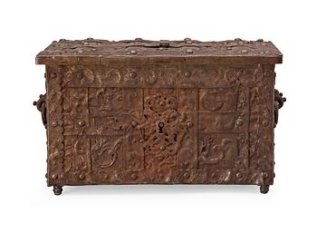 624. A Baroque 17th century iron chest.