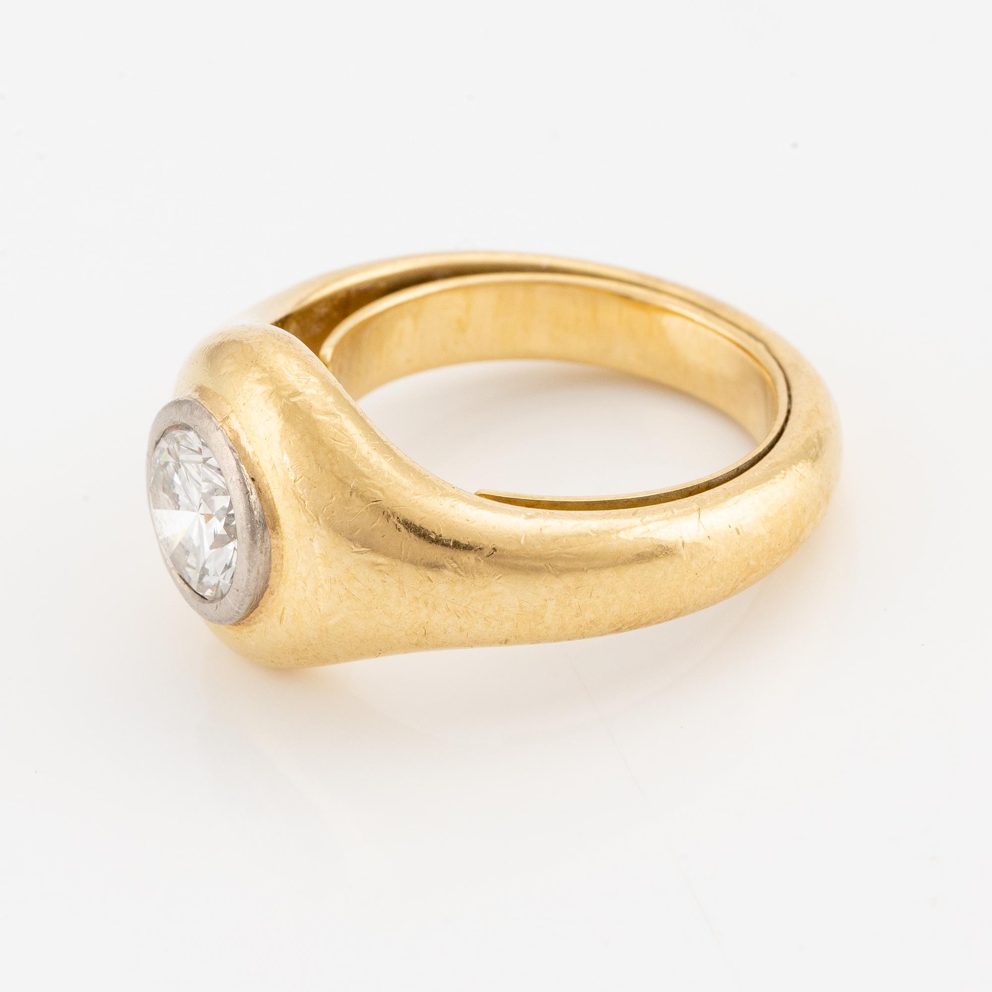 Ring, 18K gold with a brilliant-cut diamond approximately 1.20 ct.