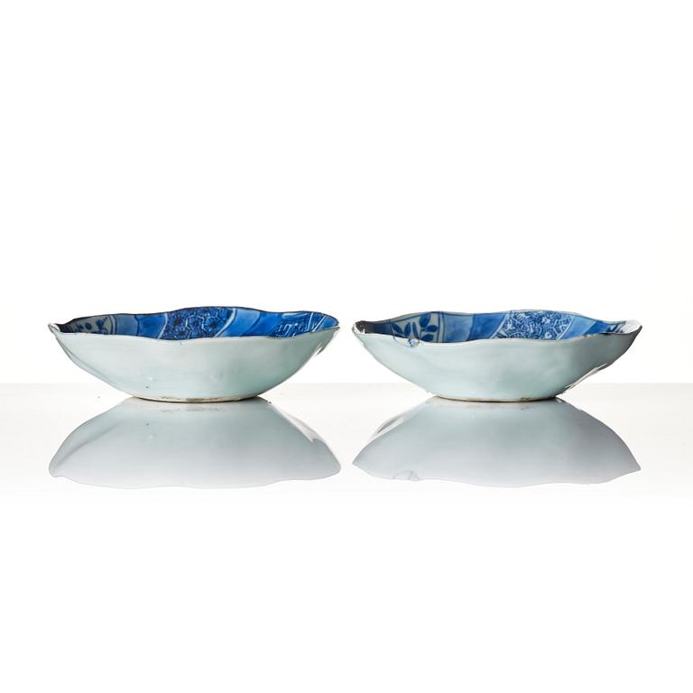 Two blue and white dishes, Tianqi/Chongzhen, 17th century.