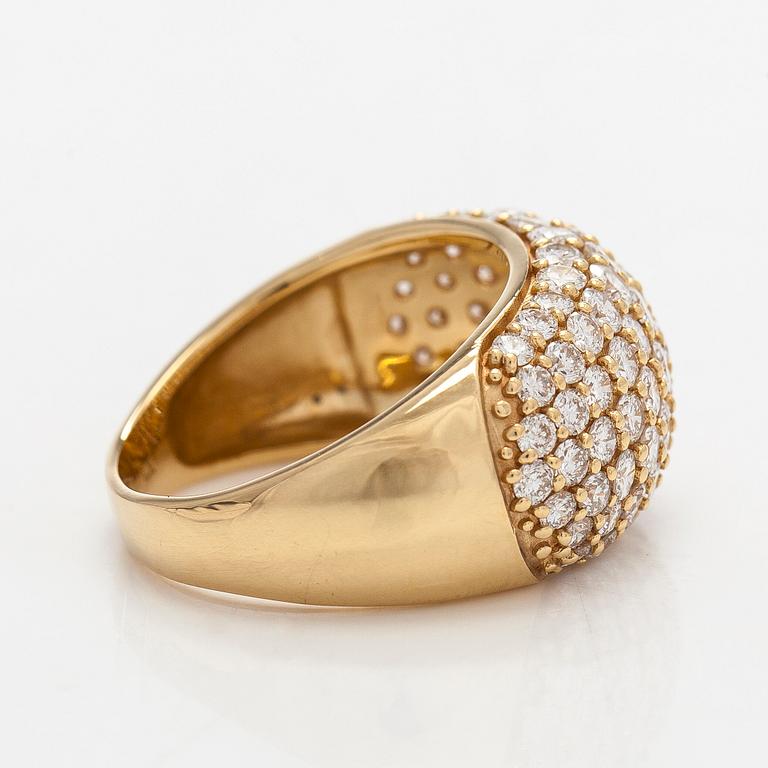 Sormus, bombé, 18K kultaa ja briljanttihiottuja timantteja.