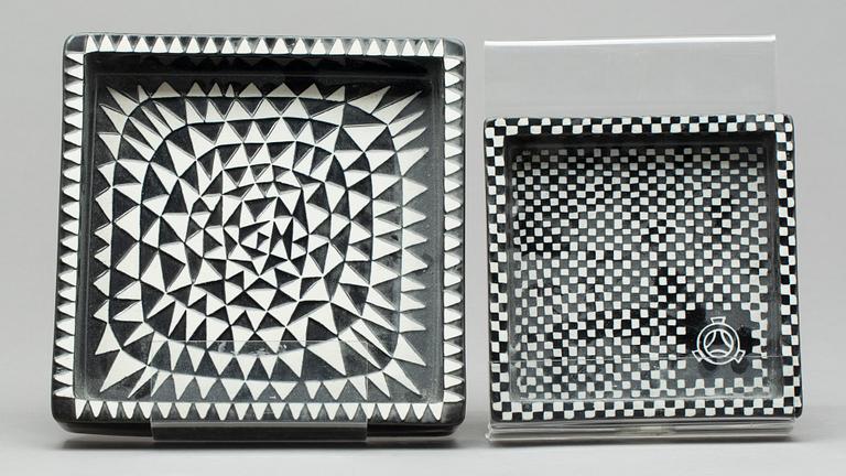 ASKFAT, 2 st, stengods, "Domino", Stig Lindberg, Gustavsberg.
