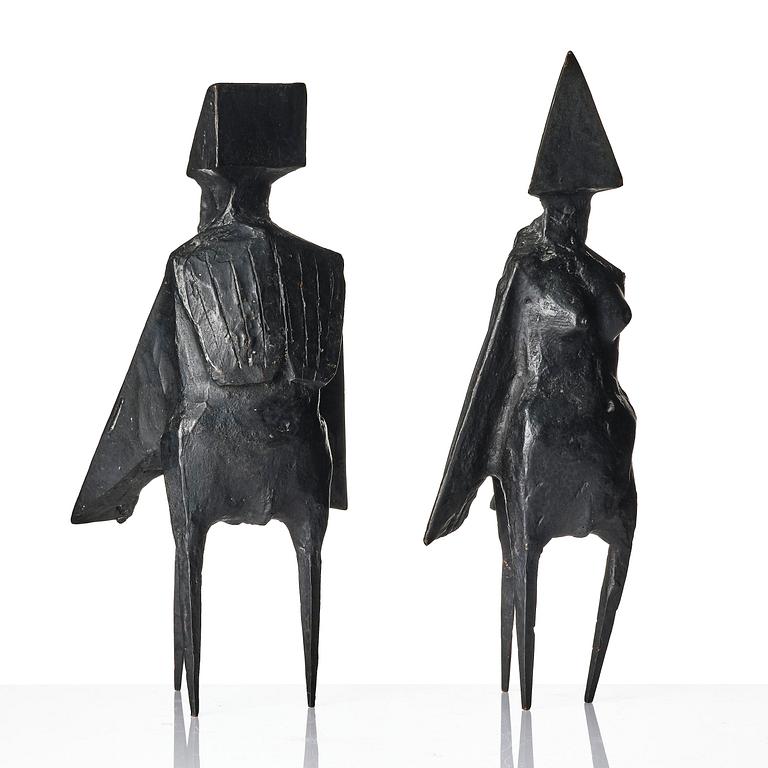 Lynn Chadwick, "Pair of standing figures".