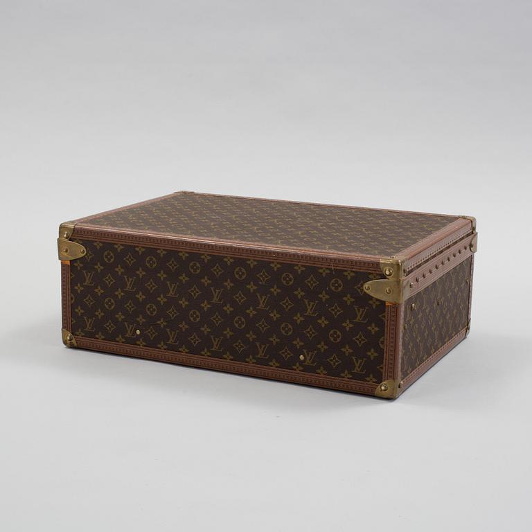 LOUIS VUITTON, a monogram canvas suitcase.