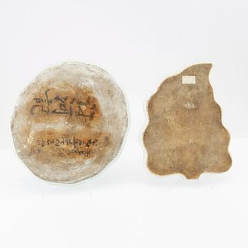 A set with two enamelled Chinese porcelain dishes, 20th century.