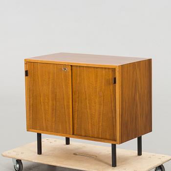 FLORENCE KNOLL. sideboard/skåp Licenstillverkat NK 1964.