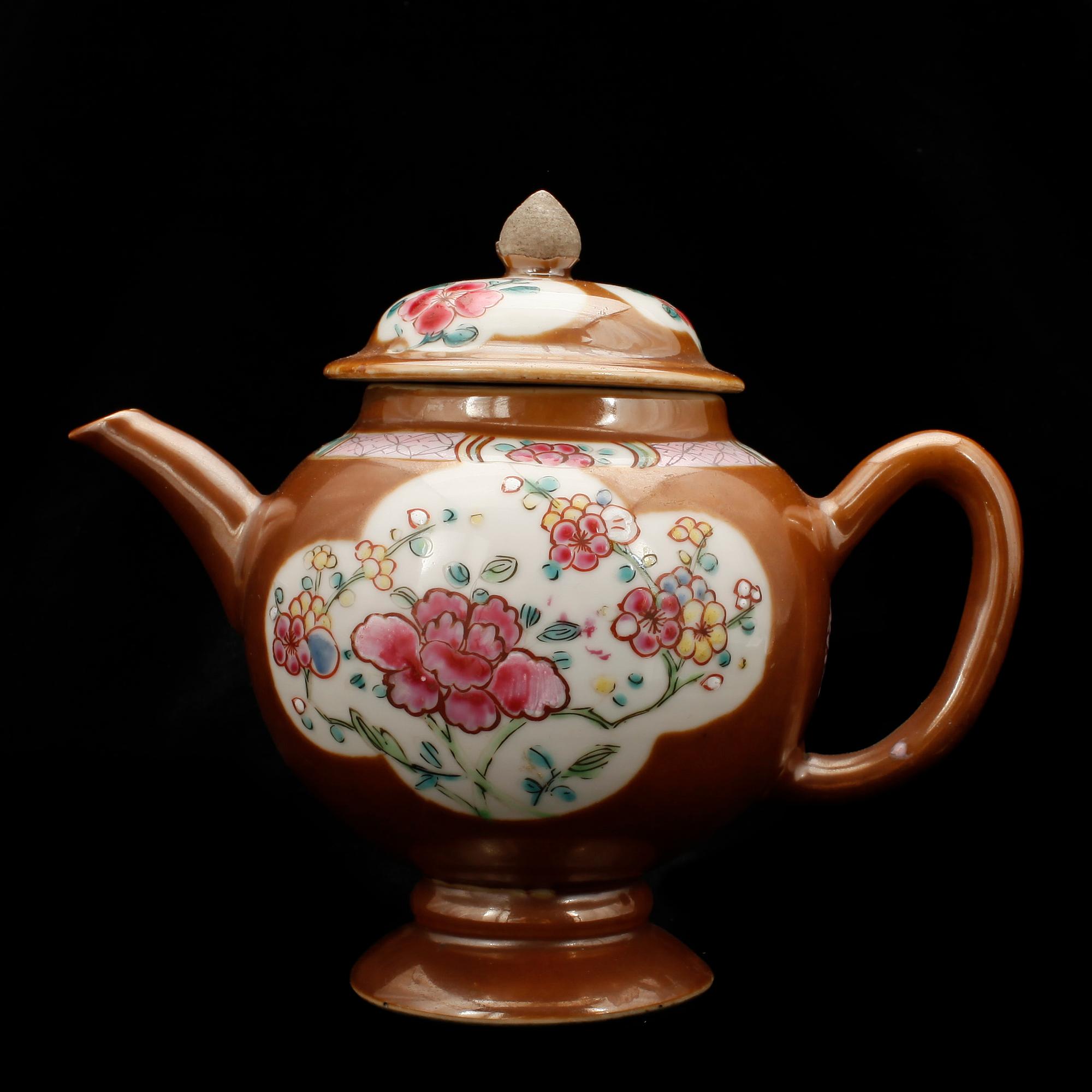 TEKANNA med LOCK, kompaniporslin. Qing dynastin, Qianlong (1736-95).