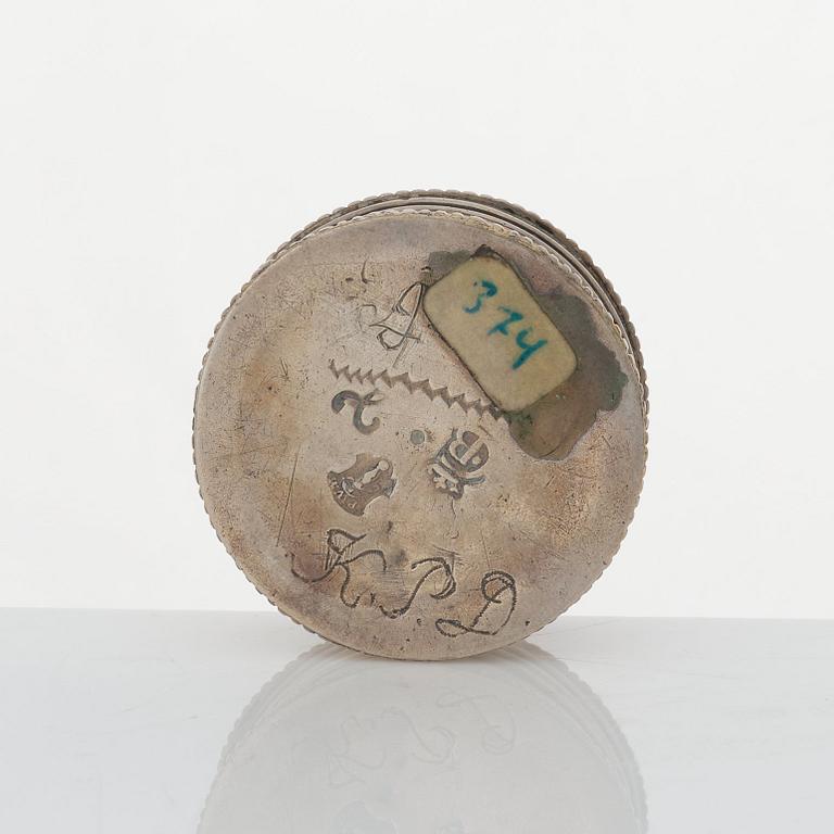Petter Wirgman, luktdosa, silver, Göteborg (verksam 1733-1739).