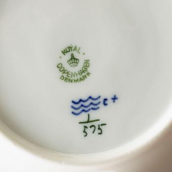 ROYAL COPENHAGEN, kaffeservisdelar, 30 st, porslin, "Musselmalet", Danmark.