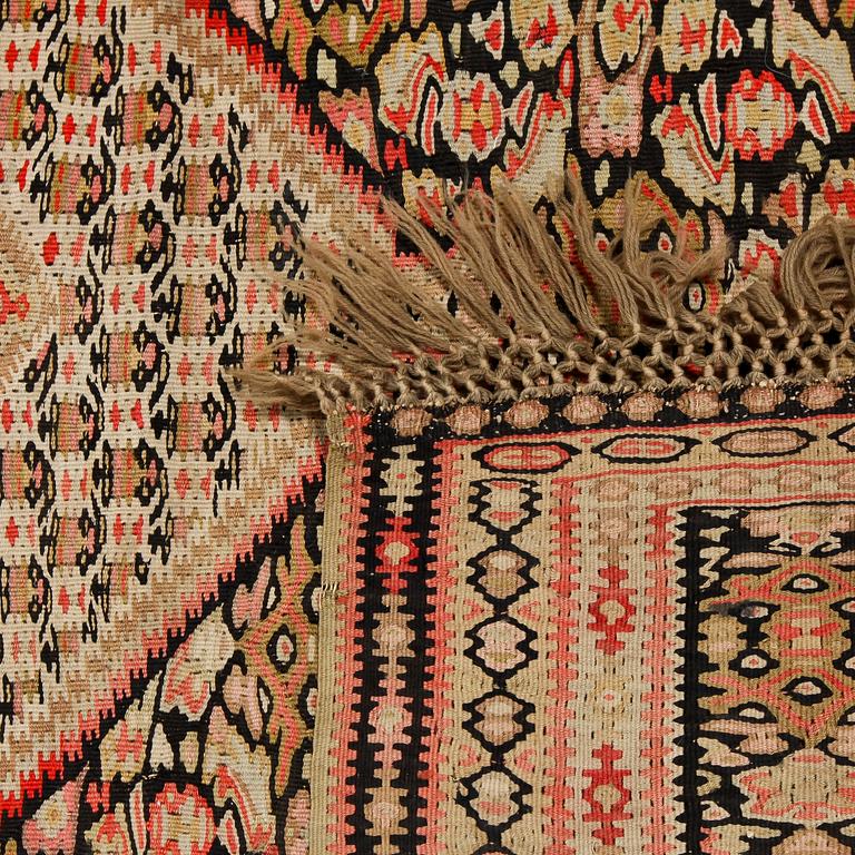 MATTA, Kelim, semiantik, 196x120 cm.