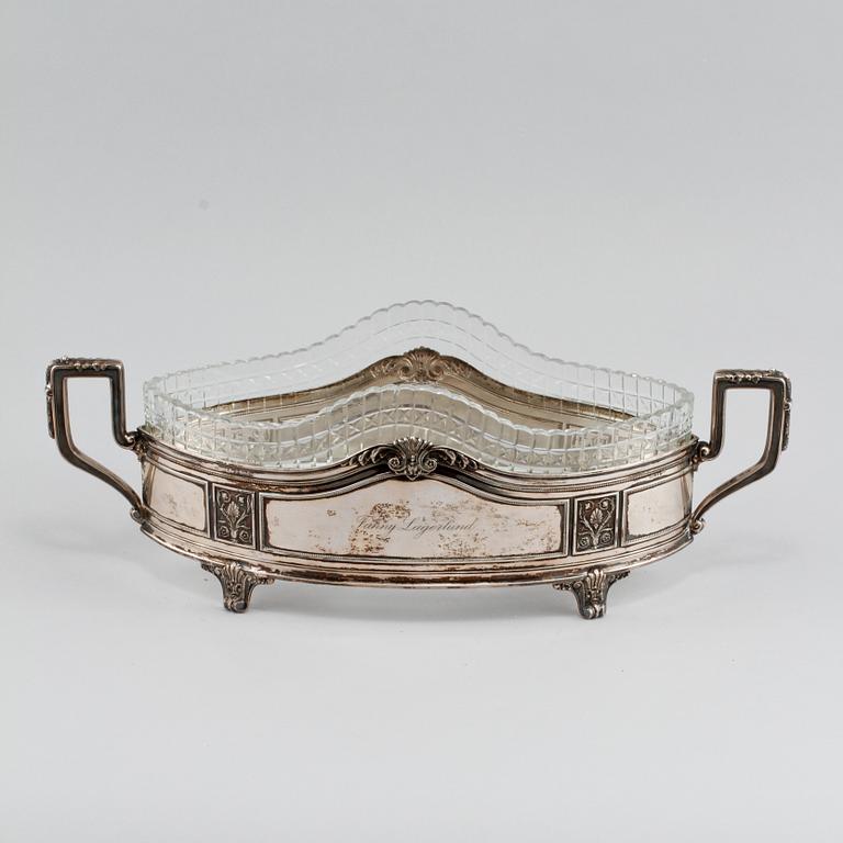 JARDINIERE, silver och glas, svenska importstämplar samt K Andersson, Göteborg, 1920, silvervikt 470 g.