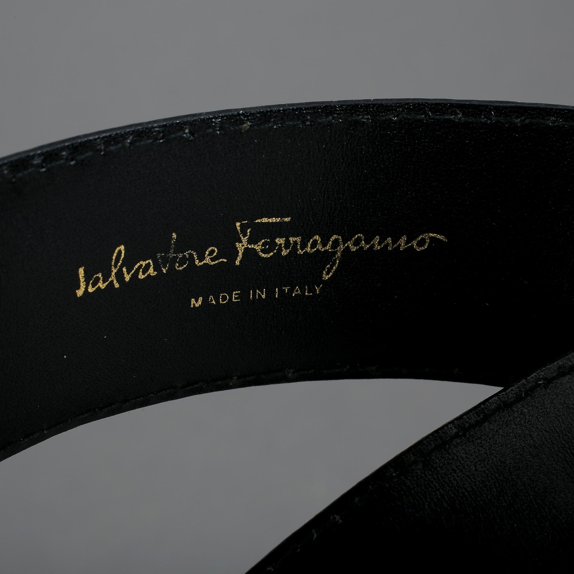 SKÄRP, 3 st, Céline och Salvatore Ferragamo.