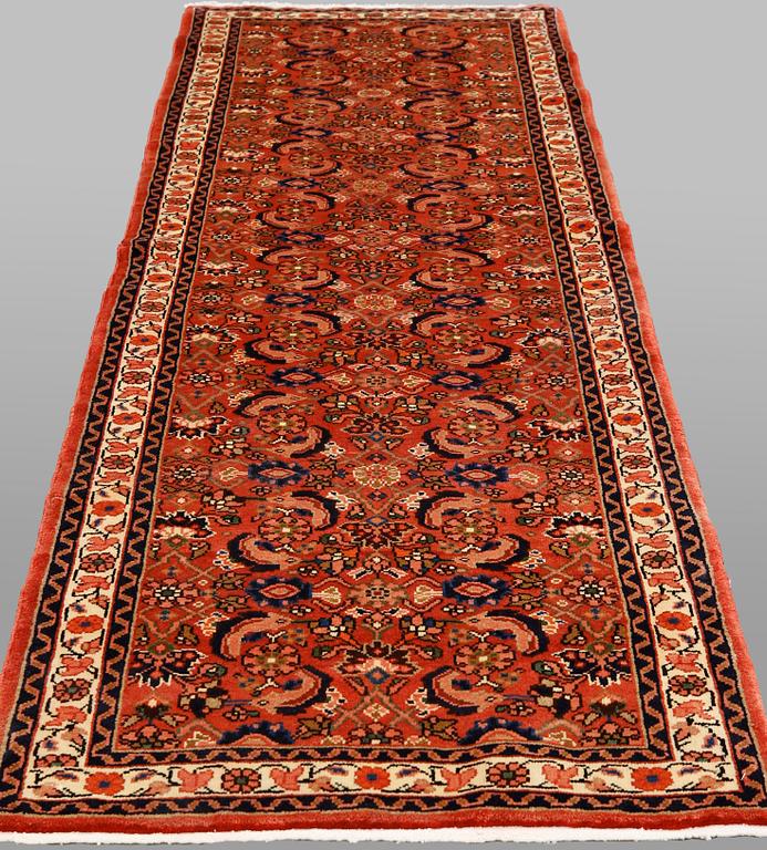 A Hosseinabad runner, approx. 286 x 98 cm.