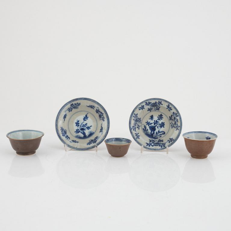 Four pieces of Chinese porcelain, Qianlong (1736-95).