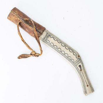 Nils Nilsson Skum, knife sheath, signed and dated 1945.