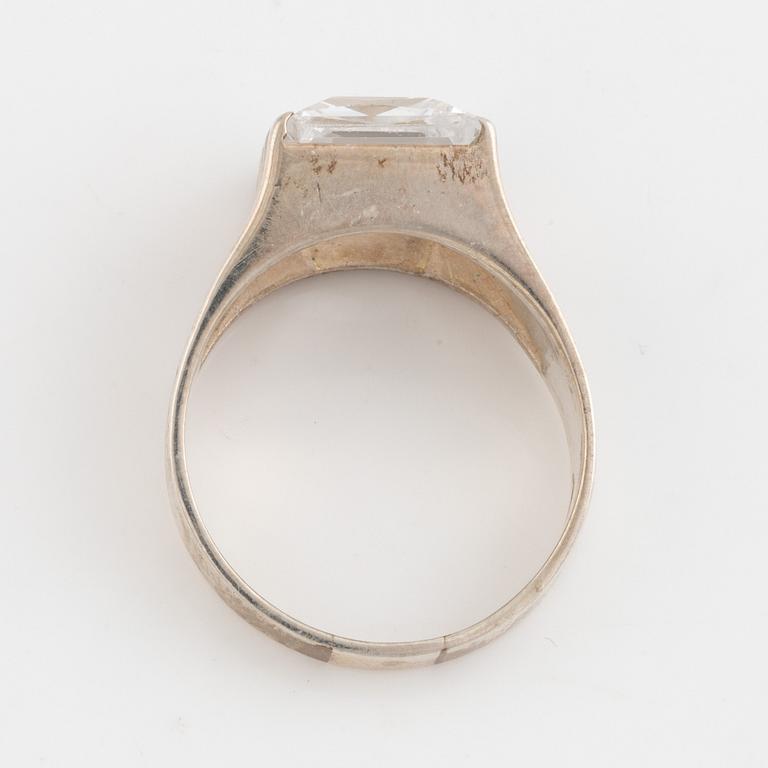 Gustaf Dahlgren & Co, ring silver with synthetic white spinel.