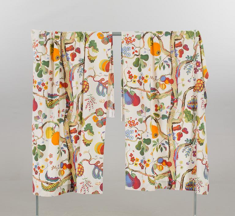 JOSEF FRANK, 2 gardinlängder "Vegetable Tree" firma Svenskt Tenn.