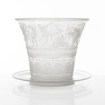 Simon Gate, skål med fat, graverat glas, modell 122, Orrefors 1927.